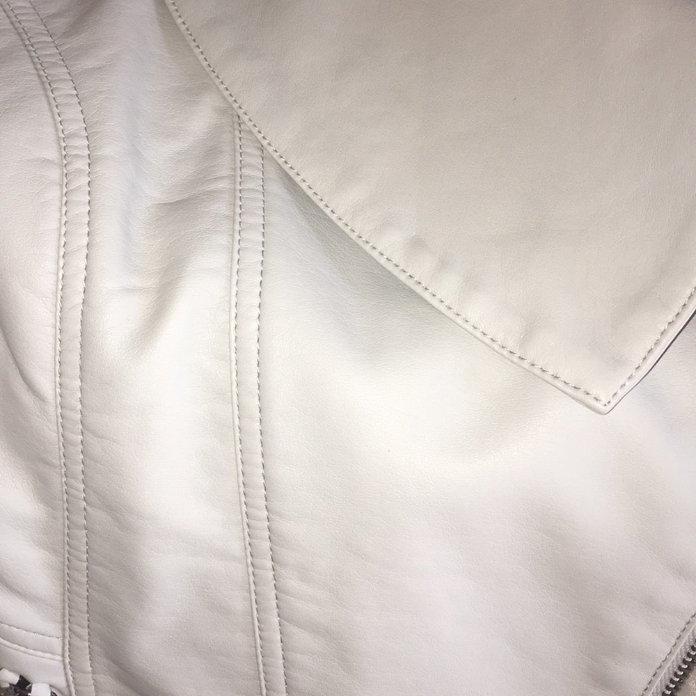 Jennifer Lopez Jacket - Picture 8 of 8